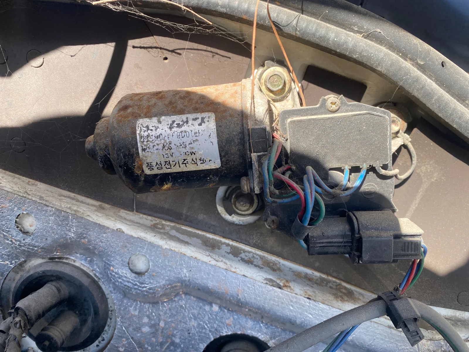 Foto de MOTOR LIMPIA DELANTERO SSANGYONG KORANDO 2.9 Turbodiesel CAT (120 CV / 88 KW)