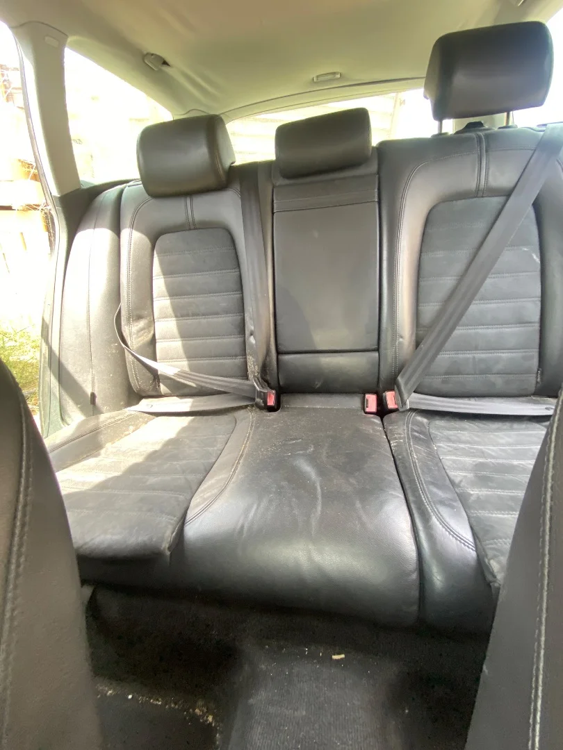 Foto de ENGANCHE CINTURON TRASERO DERECHO VOLKSWAGEN PASSAT VARIANT (3C5) 2.0 TDI DPF (170 CV / 125 KW)