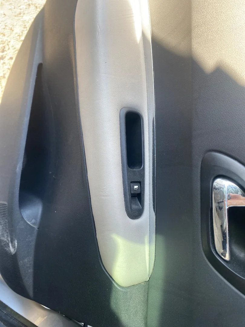 Foto de MANDO ELEVALUNAS TRASERO IZQUIERDO PEUGEOT 3008 1.6 16V (120 CV / 88 KW)