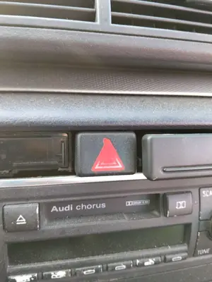 Foto de WARNING AUDI A4 BERLINA (8E) 1.9 TDI (131 CV / 96 KW)