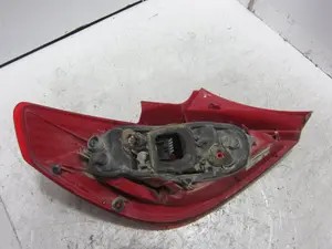 Foto de PILOTO TRASERO DERECHO OPEL CORSA D 1.3 16V CDTI CAT (Z 13 DTH / L4I) (90 CV / 66 KW) referencia 89038961A foto 4