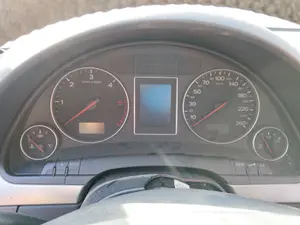 Foto de CUADRO INSTRUMENTOS AUDI A4 BERLINA (8E) 1.9 TDI (131 CV / 96 KW)