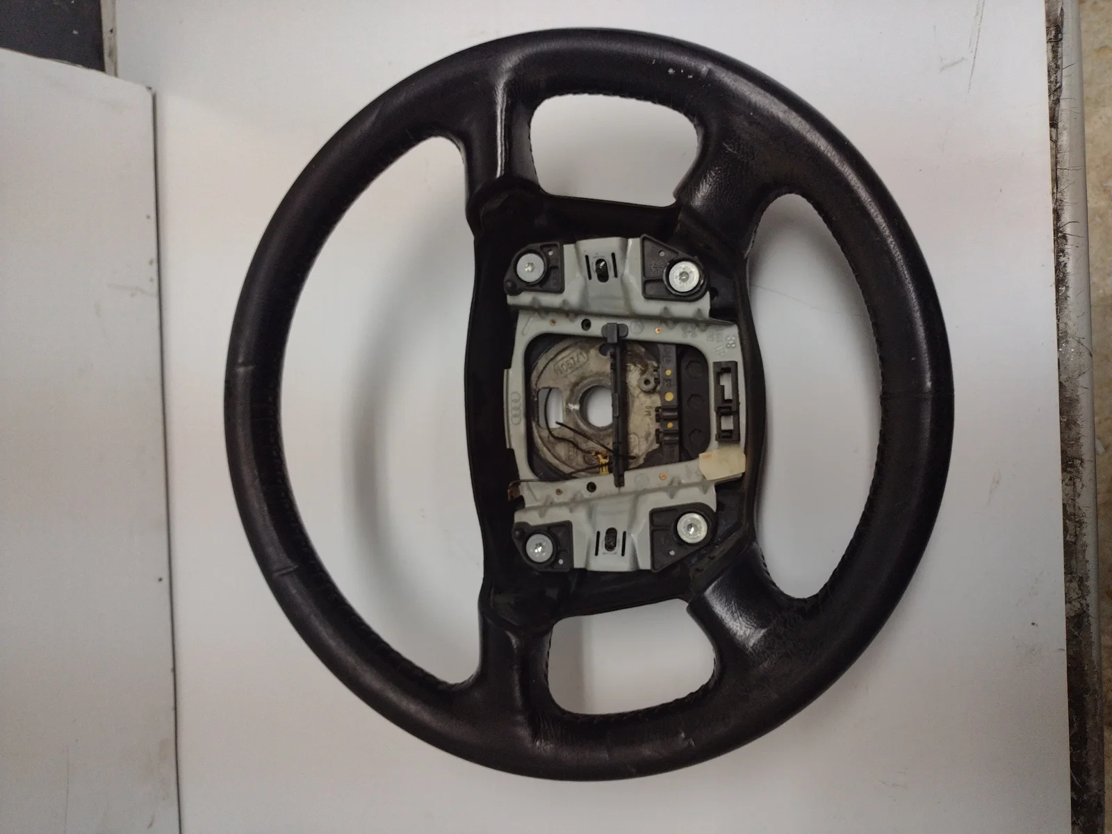 Foto de VOLANTE AUDI A6 BERLINA (4B2) referencia 4B04119091AS