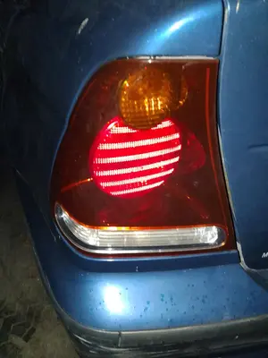 Foto de PILOTO TRASERO IZQUIERDO BMW SERIE 3 COMPACTO (E46) 2.0 16V Diesel CAT (150 CV / 110 KW)