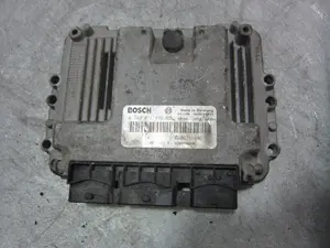 Foto de CENTRALITA MOTOR UCE RENAULT MEGANE II COUPE/CABRIO 1.9 dCi Diesel (120 CV / 88 KW) referencia 82003914966