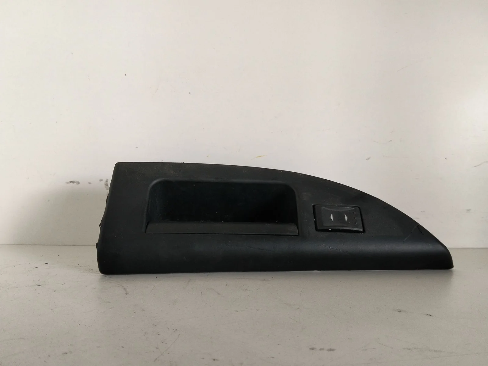 Foto de MANDO ELEVALUNAS TRASERO DERECHO FORD MONDEO BERLINA (CA2) 2.0 TDCi CAT (131 CV / 96 KW)