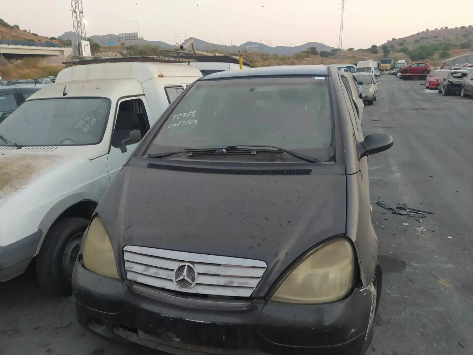 Foto de PARAGOLPES DELANTERO MERCEDES-BENZ CLASE A (BM 168) 1.4 CAT (82 CV / 60 KW)