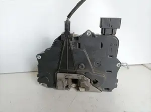 Foto de CERRADURA PUERTA DELANTERA DERECHA OPEL CORSA D referencia 13258274 foto 2