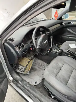 Foto de SALPICADERO AUDI A6 BERLINA (4B2) 2.5 V6 24V TDI (150 CV / 110 KW) referencia 4B1857008L FKZ foto 2