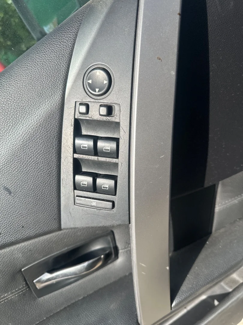 Foto de MANDO ELEVALUNAS DELANTERO IZQUIERDO BMW SERIE 5 BERLINA (E60) 3.0 24V CAT (231 CV / 170 KW)