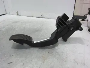 Foto de PEDAL ACELERADOR FIAT GRANDE PUNTO (199) 1.9 8V JTD CAT (131 CV / 96 KW) referencia 55702020 foto 6