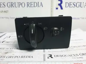 Foto de MANDO LUCES FORD FOCUS BERLINA (CAP) referencia 4M5T13A024LA