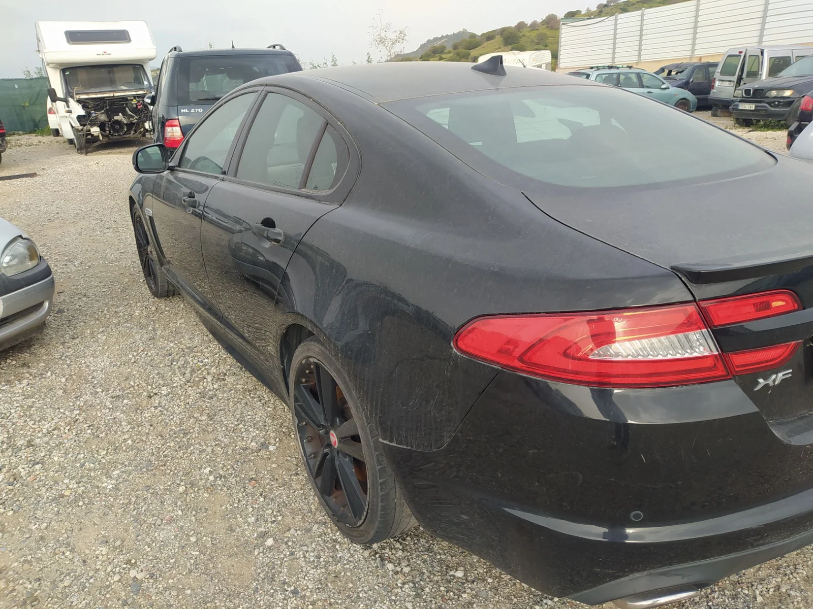 Foto de PUERTA TRASERA IZQUIERDA JAGUAR XF 3.0 V6 Diesel CAT (241 CV / 177 KW) referencia C2Z 2014