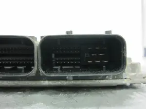 Foto de CENTRALITA MOTOR UCE SEAT IBIZA (6L1) 1.2 (64 CV / 47 KW) referencia 03E906033P foto 4