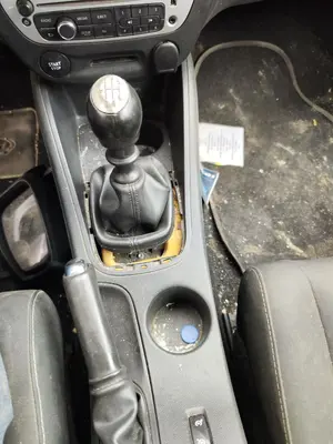 Foto de CENICERO RENAULT MEGANE III BERLINA 5P 1.5 dCi Diesel FAP (110 CV / 81 KW) referencia 8200728639