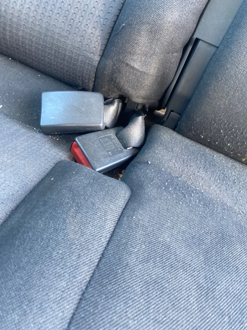 Foto de ENGANCHE CINTURON TRASERO CENTRAL OPEL ZAFIRA B 1.9 CDTI (120 CV / 88 KW)