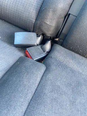Foto de ENGANCHE CINTURON TRASERO CENTRAL OPEL ZAFIRA B 1.9 CDTI (120 CV / 88 KW)