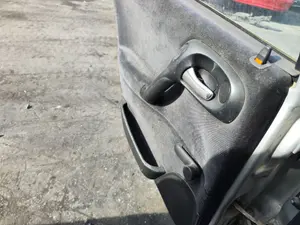 Foto de ELEVALUNAS TRASERO IZQUIERDO OPEL VECTRA B BERLINA 2.0 DTI (101 CV / 74 KW) referencia 90464335