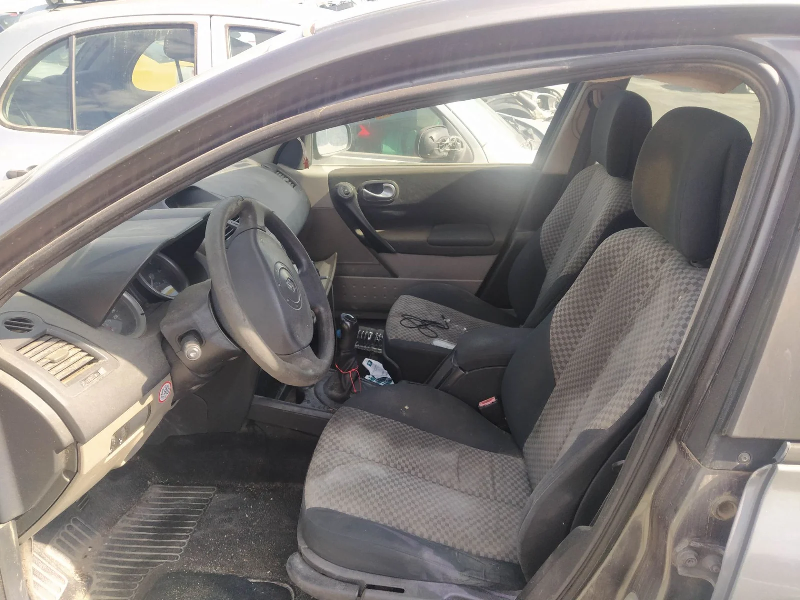 Foto de ASIENTO DELANTERO DERECHO RENAULT MEGANE II CLASSIC BERLINA 1.5 dCi Diesel (101 CV / 74 KW)
