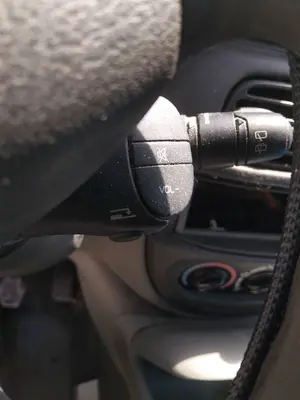 Foto de MANDO MULTIFUNCION RENAULT SCENIC I (JA...) 1.9 dCi Diesel CAT (102 CV / 75 KW) foto 2