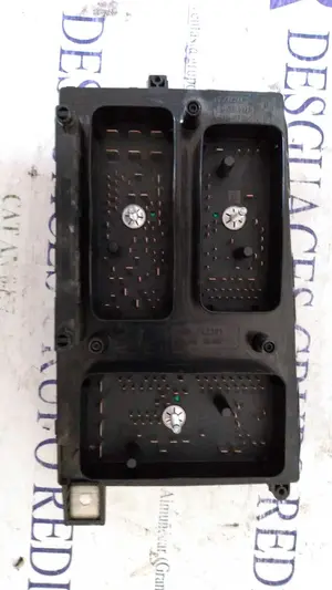 Foto de CAJA RELES / FUSIBLES OPEL ASTRA H GTC 1.9 16V CDTI CAT (Z 19 DTH / LRD) (150 CV / 110 KW) referencia 13206754 foto 2