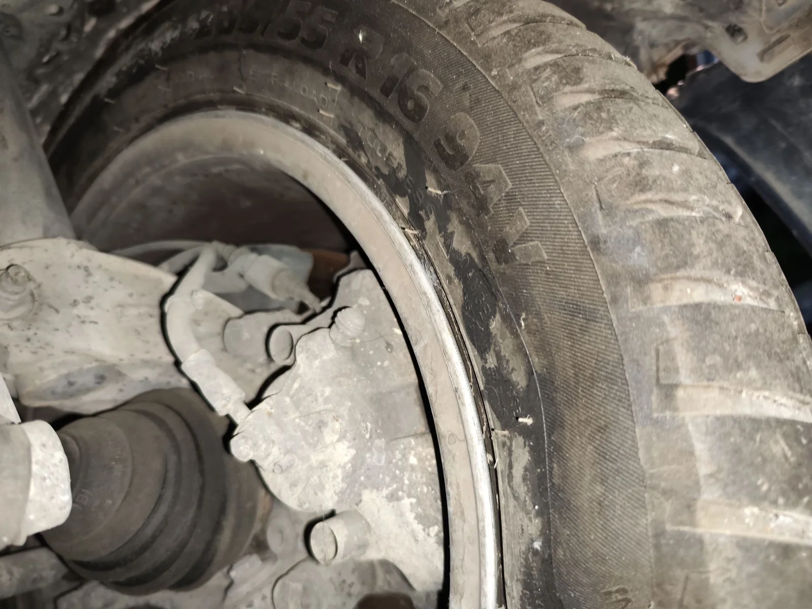 Foto de PINZA DE FRENO DELANTERA IZQUIERDA VOLKSWAGEN PASSAT BERLINA (3C2) 2.0 TDI (140 CV / 103 KW) referencia 1K0615123E