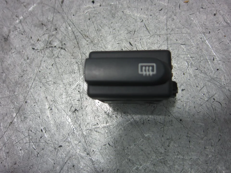 Foto de INTERRUPTOR RENAULT CLIO II FASE II (B/CB0) 1.5 dCi Diesel (82 CV / 60 KW) referencia 060037