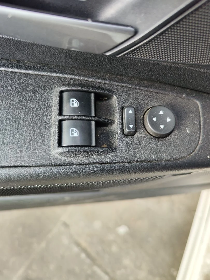 Foto de MANDO ELEVALUNAS DELANTERO IZQUIERDO FIAT GRANDE PUNTO (199) 1.4 (95 CV / 70 KW)