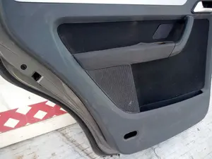 Foto de GUARNECIDO PUERTA TRASERA IZQUIERDA VOLKSWAGEN TOURAN (1T2) 1.9 TDI (105 CV / 77 KW) foto 3