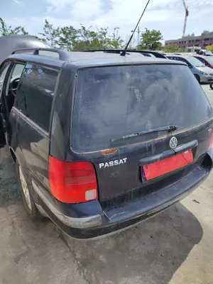 Foto de PORTON TRASERO VOLKSWAGEN PASSAT VARIANT (3B5) 1.9 TDI (110 CV / 81 KW) referencia 3B9827025K foto 3