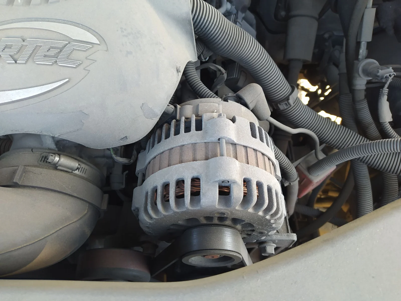 Foto de ALTERNADOR GENERAL MOTORS CHEVROLET TAHOE 5.3 V8 CAT (273 CV / 201 KW)