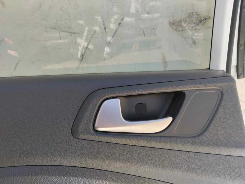 Foto de MANETA INTERIOR TRASERA IZQUIERDA HYUNDAI I20 (GB) 1.2 16V CAT (84 CV / 62 KW)