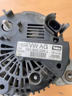 Foto de ALTERNADOR VOLKSWAGEN PASSAT BERLINA (3C2) 2.0 TDI (140 CV / 103 KW) referencia 021903026L foto 2