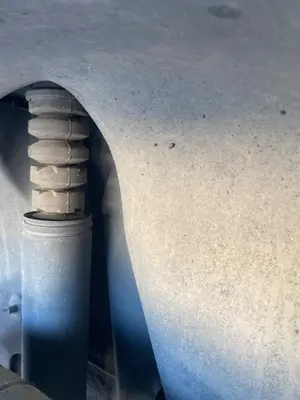 Foto de BRAZO SUSPENSION TRASERO DERECHO RENAULT CLIO III 1.2 16V (75 CV / 55 KW)