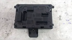 Foto de CAJA RELES / FUSIBLES RENAULT CLIO III 1.5 dCi Diesel FAP (75 CV / 55 KW) referencia 8201054128 foto 2