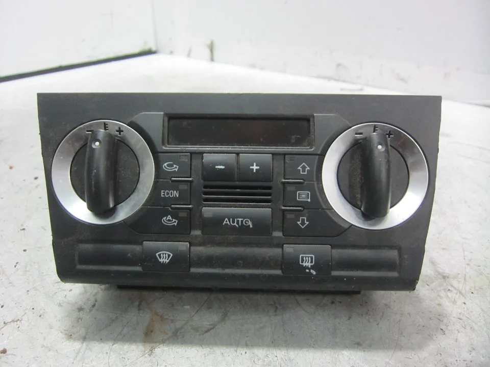 Foto de MANDO CLIMATIZADOR AUDI A3 (8P1) 2.0 16V FSI (150 CV / 110 KW) referencia 8P0820043MN