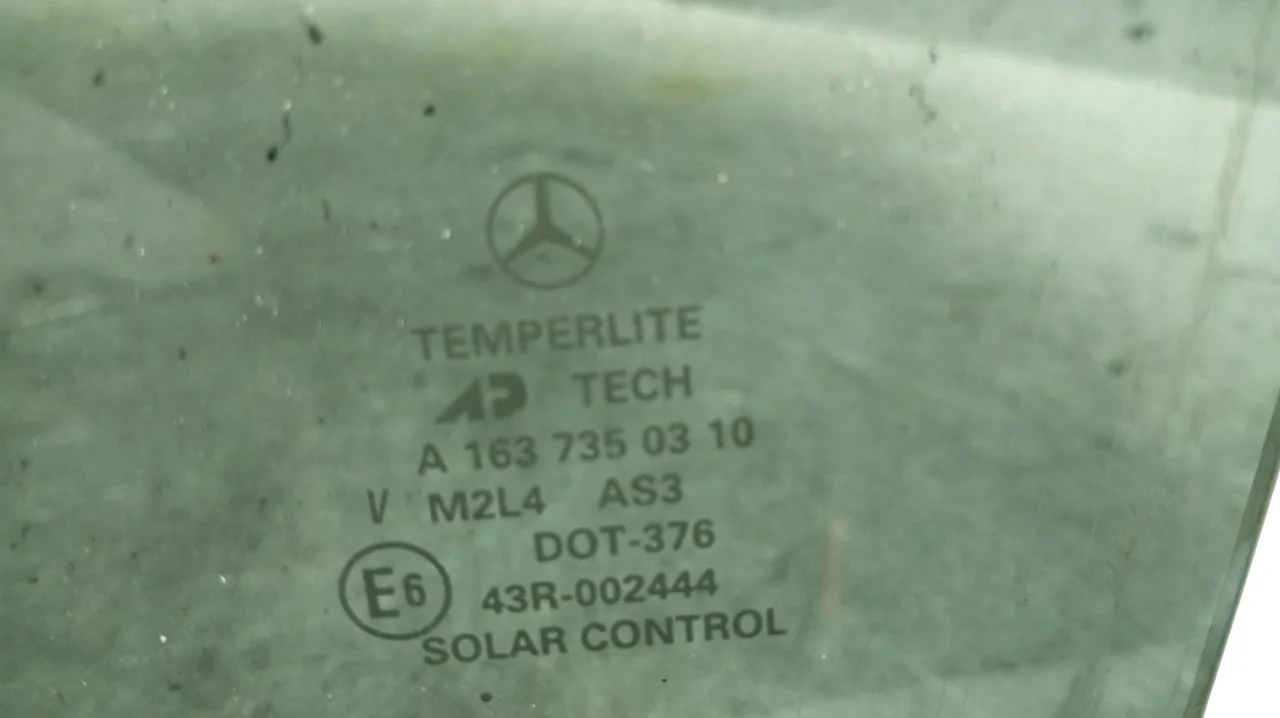 Foto de LUNA TRASERA IZQUIERDA MERCEDES-BENZ CLASE ML (BM 163) 4.0 CDI 32V CAT (250 CV / 184 KW) referencia A1637351910