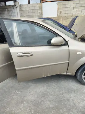 Foto de PUERTA DELANTERA DERECHA CHEVROLET LACETTI 1.6 CAT (109 CV / 80 KW) referencia 96547852