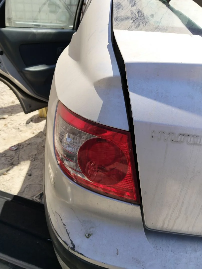 Foto de PILOTO TRASERO IZQUIERDO HYUNDAI ELANTRA (XD) 2.0 CRDi CAT (113 CV / 83 KW)