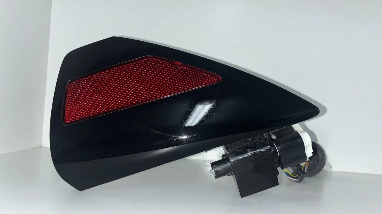 Foto de TAPA EXTERIOR COMBUSTIBLE TESLA MODEL 3 eléctrico 258 kW (cont. 153 kW) (350 CV / 258 KW) referencia 144605100E