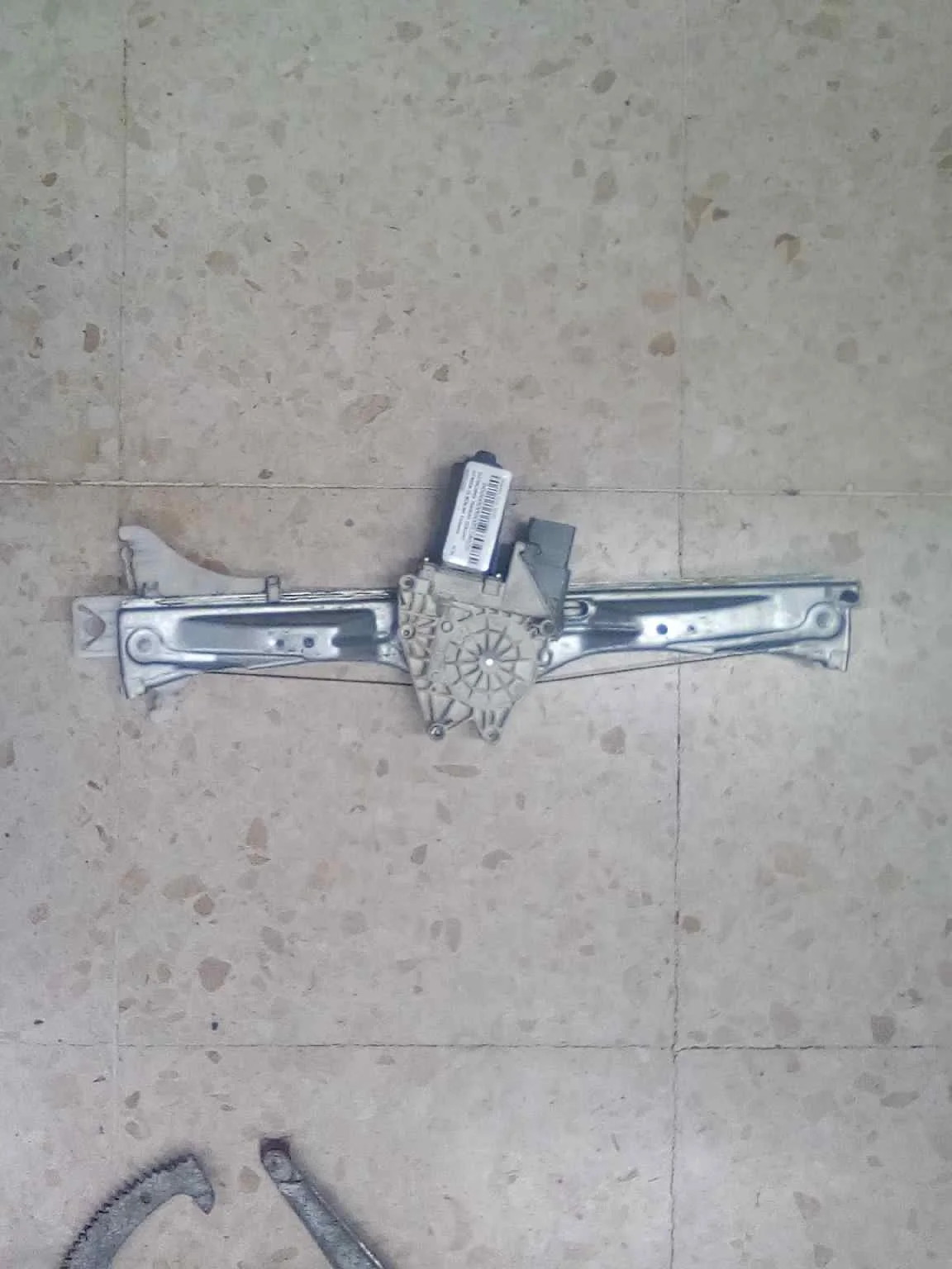 Foto de ELEVALUNAS TRASERO DERECHO CITROEN C5 BERLINA referencia 9632533380