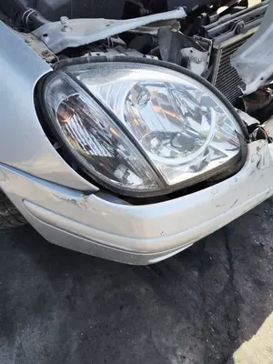 Foto de FARO DERECHO MERCEDES-BENZ SLK (BM 170) ROADSTER 2.0 16V CAT (136 CV / 100 KW) referencia A1708202461 foto 2
