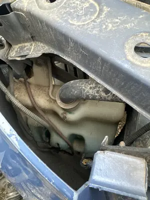 Foto de DEPOSITO LIMPIA NISSAN MICRA (K12E) 1.2 CAT (65 CV / 48 KW)