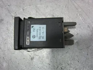 Foto de WARNING VOLKSWAGEN PASSAT BERLINA (3B2) 1.9 TDI (116 CV / 85 KW) referencia 3B0953235B foto 3