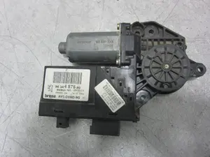 Foto de MOTOR ELEVALUNAS DELANTERO IZQUIERDO PEUGEOT 307 BREAK / SW (S1)(04.2002) 1.6 HDi (109 CV / 80 KW) referencia 9634457480 foto 1