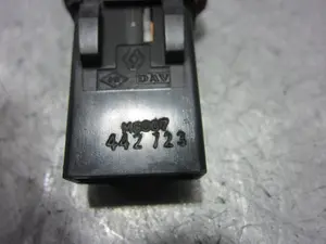 Foto de WARNING RENAULT CLIO II FASE II (B/CB0) 1.5 dCi Diesel (82 CV / 60 KW) referencia 442723 foto 4