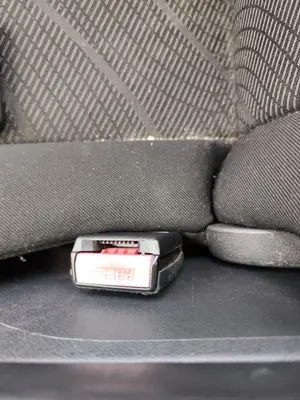Foto de ENGANCHE CINTURON DELANTERO DERECHO PEUGEOT 308 1.6 16V (120 CV / 88 KW)