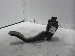 Foto de POTENCIOMETRO PEDAL CITROEN C4 CACTUS 1.2 12V VTi (82 CV / 60 KW) referencia 9671433780 foto 6