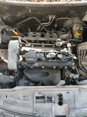 Foto de MOTOR COMPLETO VOLKSWAGEN POLO IV (9N1) 1.4 16V (75 CV / 55 KW) referencia BBY