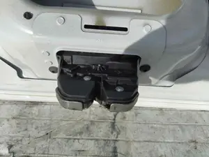 Foto de CERRADURA MALETERO / PORTON PORSCHE CAYENNE (TIPO 92A) 3.0 V6 TDI CAT (239 CV / 176 KW)